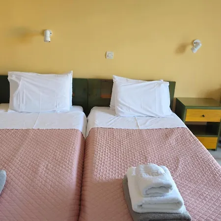 Mema's * Agia Efimia