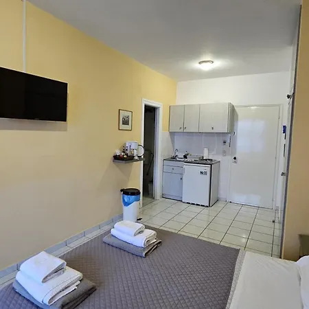 Mema's أيّا إفيميا