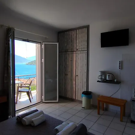 Mema's * Agia Efimia